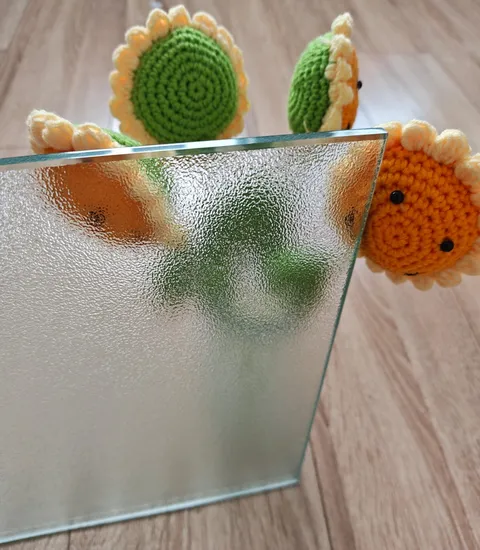 6mm and 8mm Clear and Low Iron Nashiji Patterned Tempered Glass