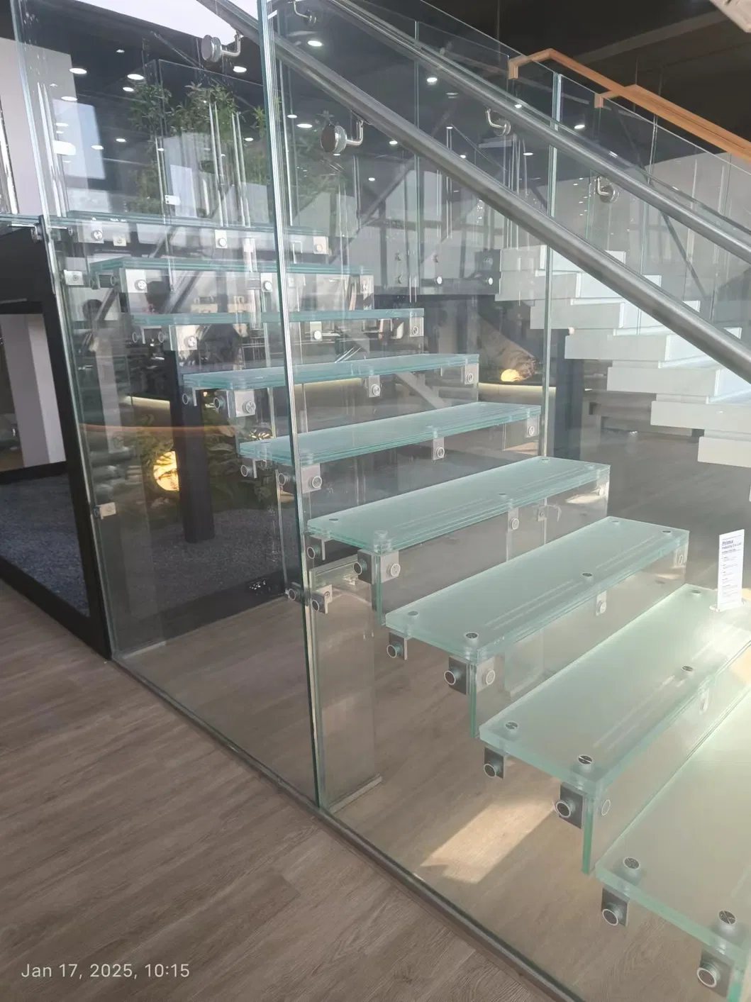 30mm Clear Tempered Laminated Non-Slip Staircase Floor Step Glass