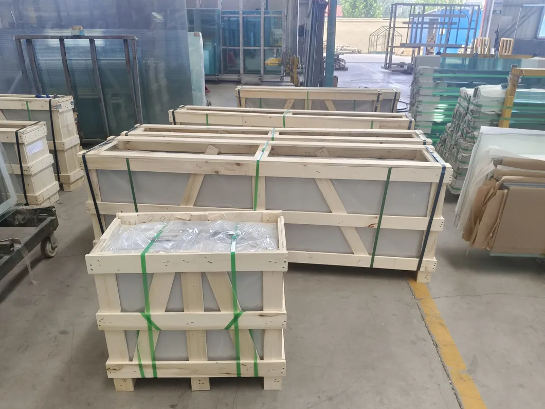 3.2mm 4mm 6mm 8mm Clear Obsucre Louver Shutter Glass with Polished Edges