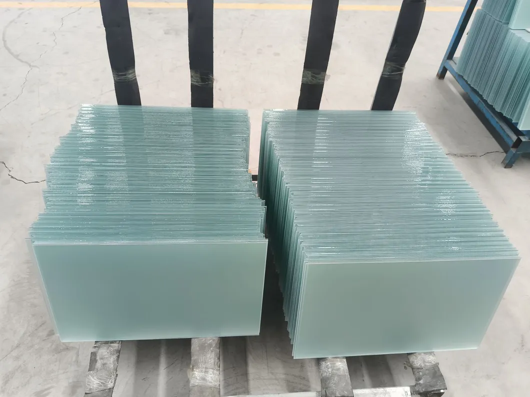 3.2mm 4mm 6mm 8mm Clear Obsucre Louver Shutter Glass with Polished Edges