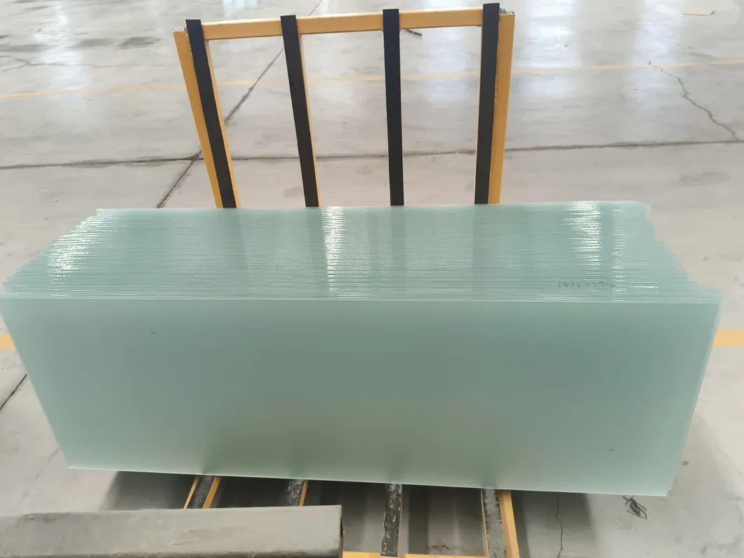 3.2mm 4mm 6mm 8mm Clear Obsucre Louver Shutter Glass with Polished Edges