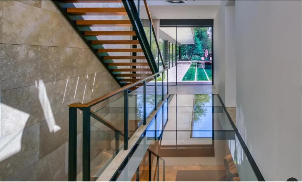 10mm 12mm 15mm Tempered Laminated Glass Floor Bridge Skywalk