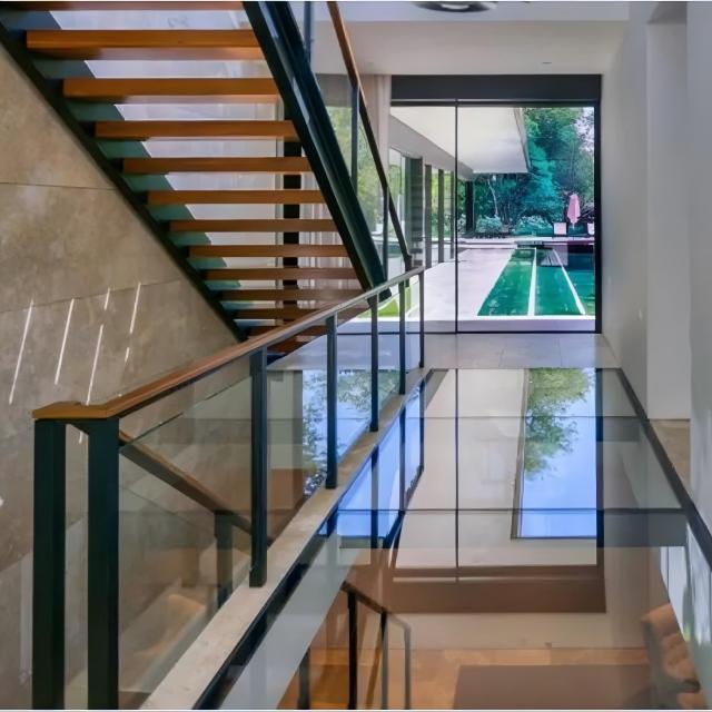 Stainless Steel Glass Fencing with 12mm Toughened Safety Glass and Handrail